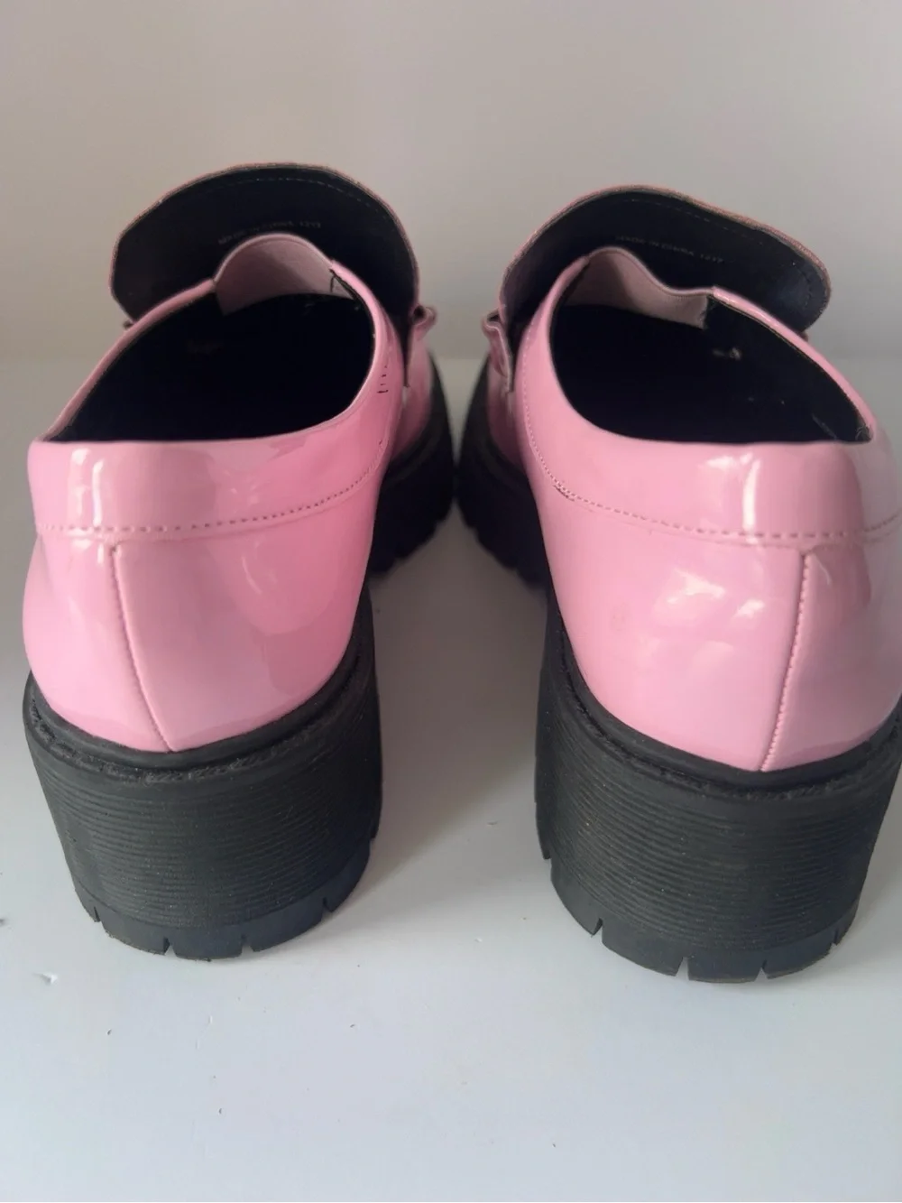 Steve Madden Malvern Bubblegum Pink Patent Lug Sole Loafers | Women’s Size 9